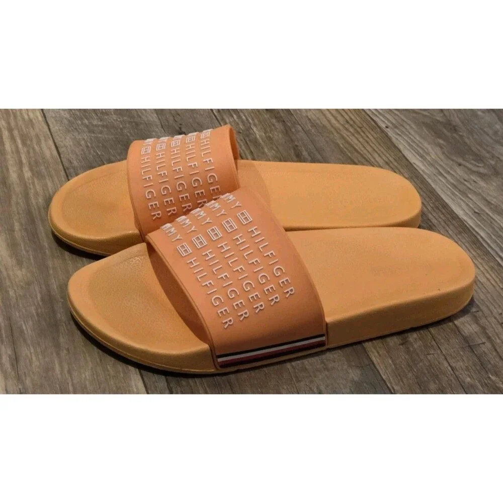 Tommy Hilfiger Esco-C slide sandals featuring a high relief logo strap -Size 10M
